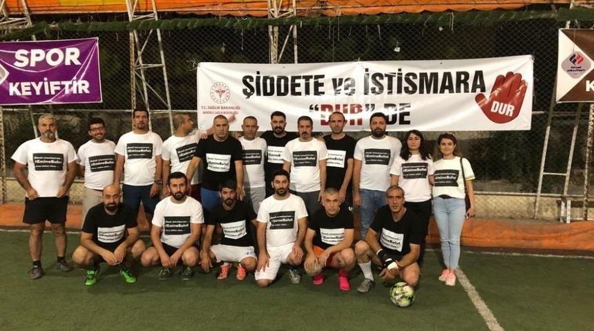 Kadına şiddete dikkat &ccedil;ekmek i&ccedil;in ma&ccedil; yaptılar