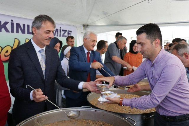 Aşure kazanları Serdivan’da kuruldu