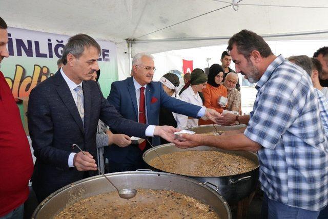 Aşure kazanları Serdivan’da kuruldu