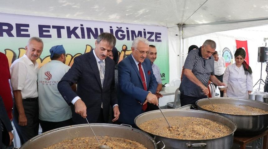 Aşure kazanları Serdivan&rsquo;da kuruldu