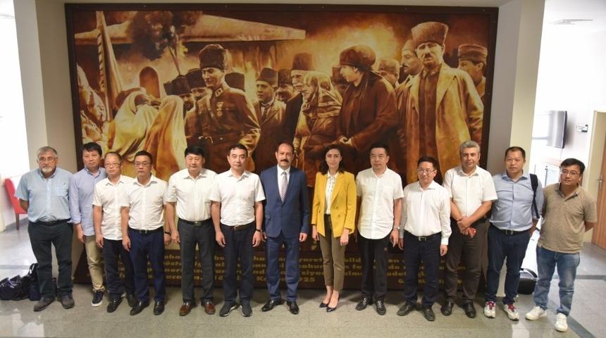 &Ccedil;inli b&uuml;rokrat ve yatırımcılar Osmaniye&rsquo;de