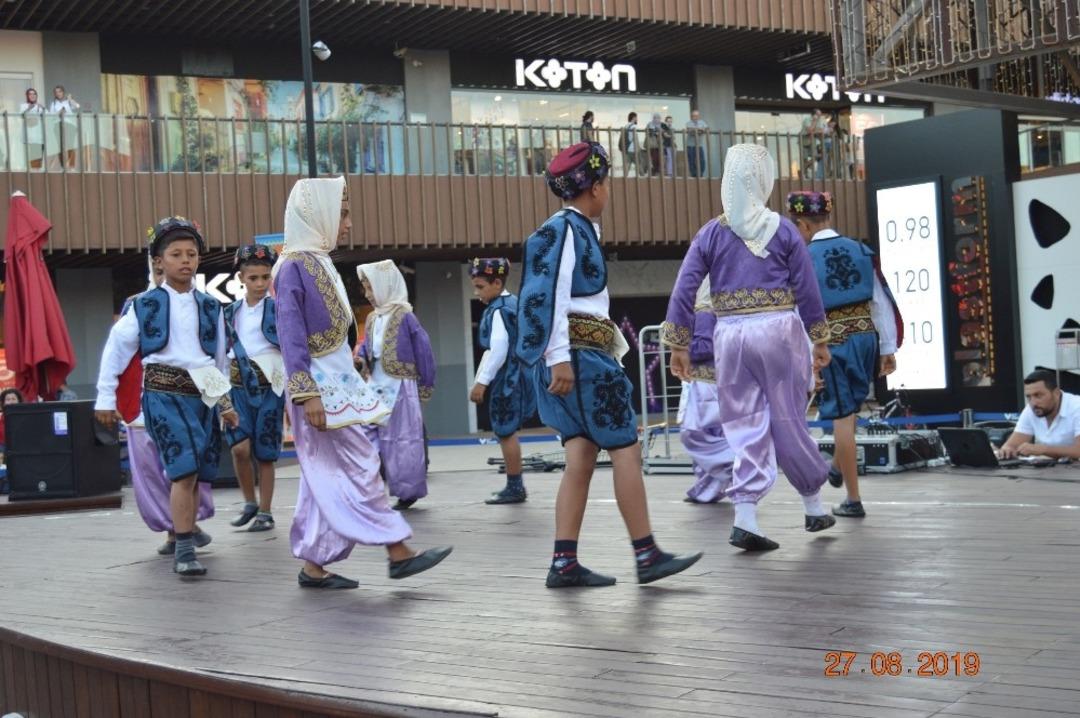 Mİ&Ccedil;O&rsquo;lar yeteneklerini 17 Burda AVM&rsquo;de sergiledi