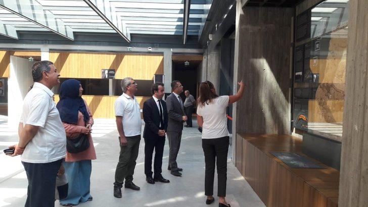 Arslan, müze ve antik kentlerde incelemelerde bulunuldu G3