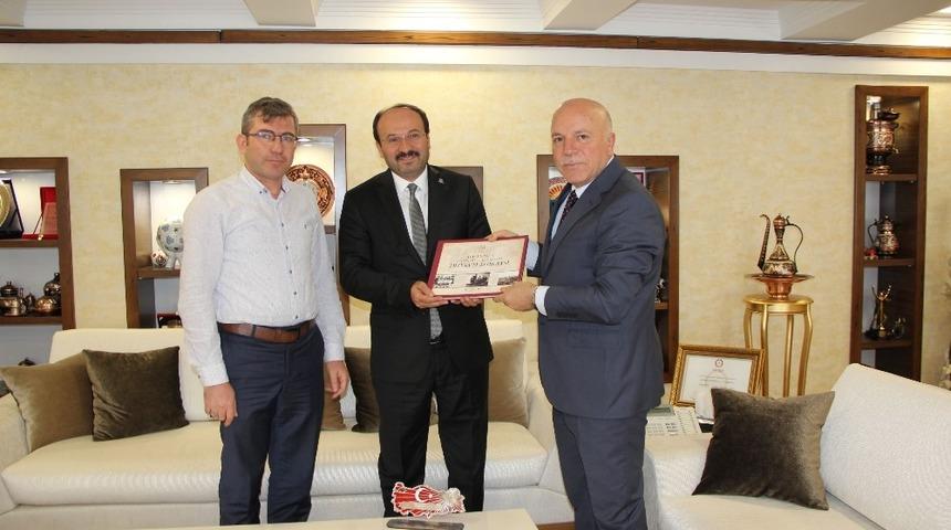 ET&Uuml; Rekt&ouml;r&uuml; Prof.Dr. &Ccedil;akmak&rsquo;tan Başkan Sekmen&rsquo;e ziyaret