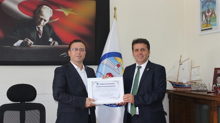 T&uuml;rkeli Kaymakamı Zadeleroğlu&rsquo;na &rsquo;Fahri hemşehrilik beratı&rsquo;