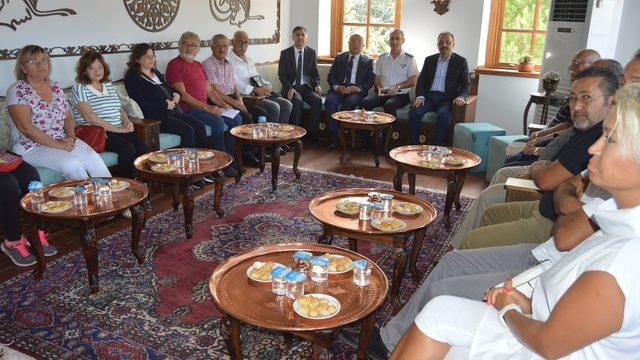 Vali Güner İnkumu sakinlerinin sorunlarını dinledi