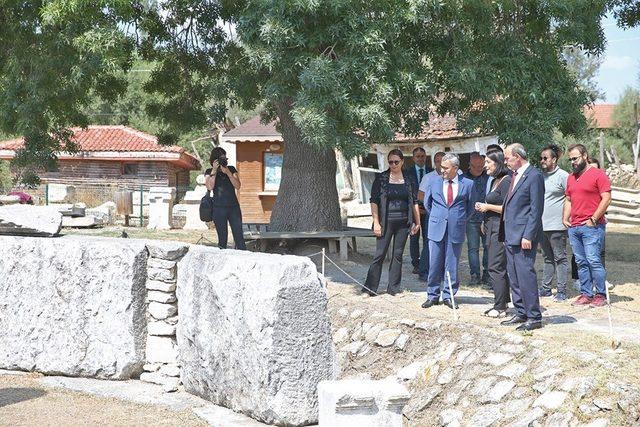 Başkan Işık, Aizonai Antik Kenti’ni ziyaret etti