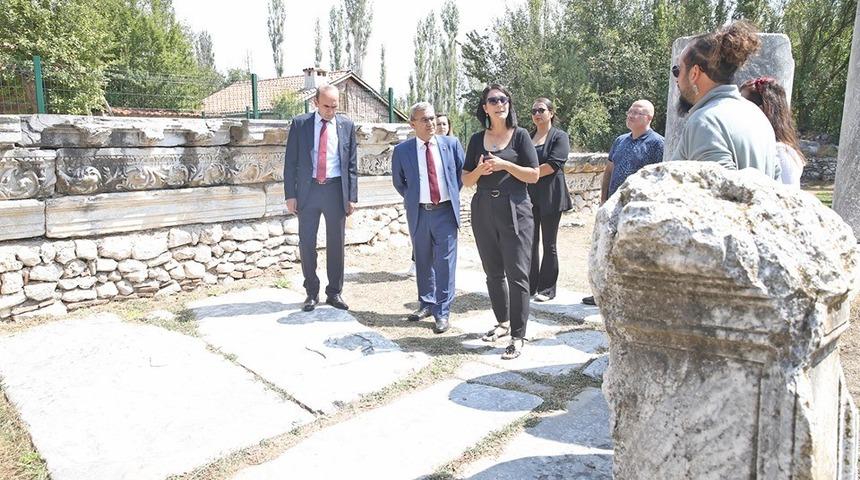 Başkan Işık, Aizonai Antik Kenti’ni ziyaret etti