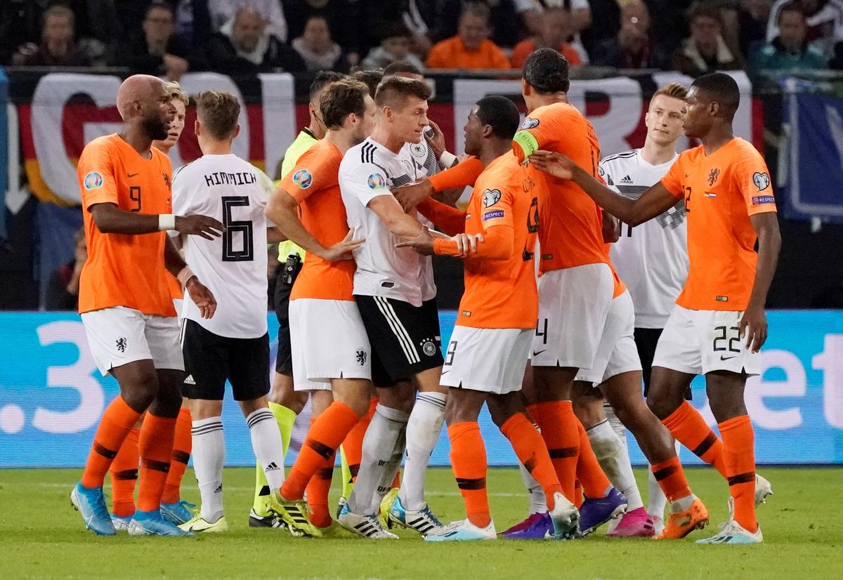 Almanya 2 - 4 Hollanda