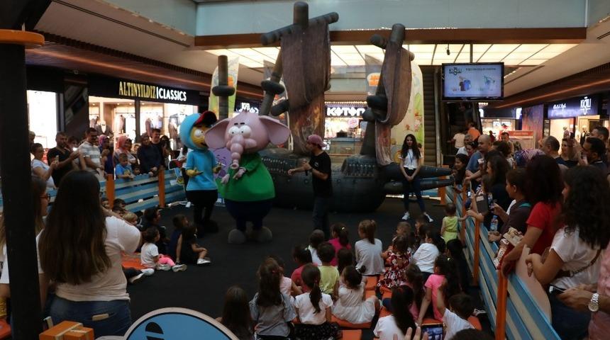 Kral Şakir, 67 Burda AVM’de miniklerle buluştu