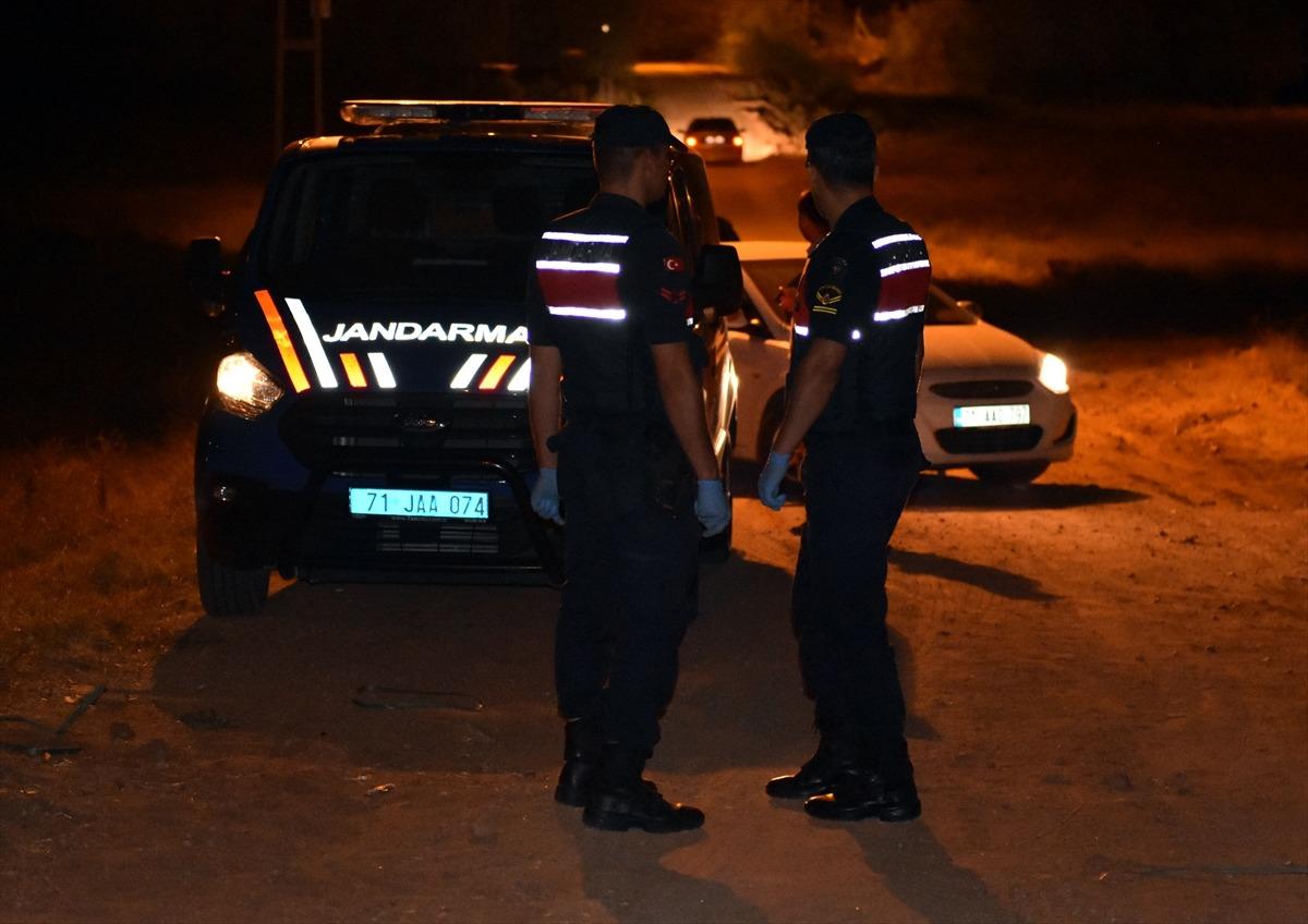 Kırıkkale'de d&uuml;ğ&uuml;nde silahlı kavga: 5 yaralı