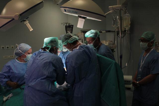 Türk cerrahlardan yabancı hekimlere böbrek nakli dersi