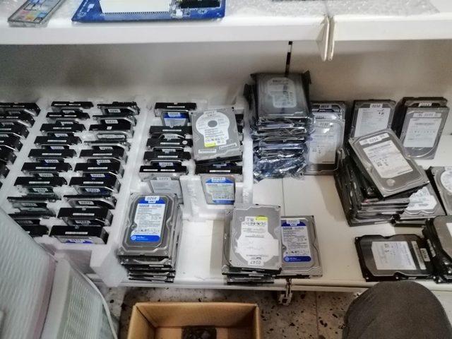 FETÖ’nün hücre evinde 70 harddisk ele geçirildi