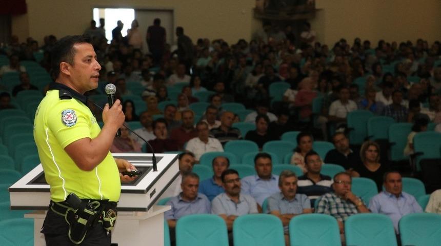 Beyşehir’de öğretmenlere trafik eğitimi verildi