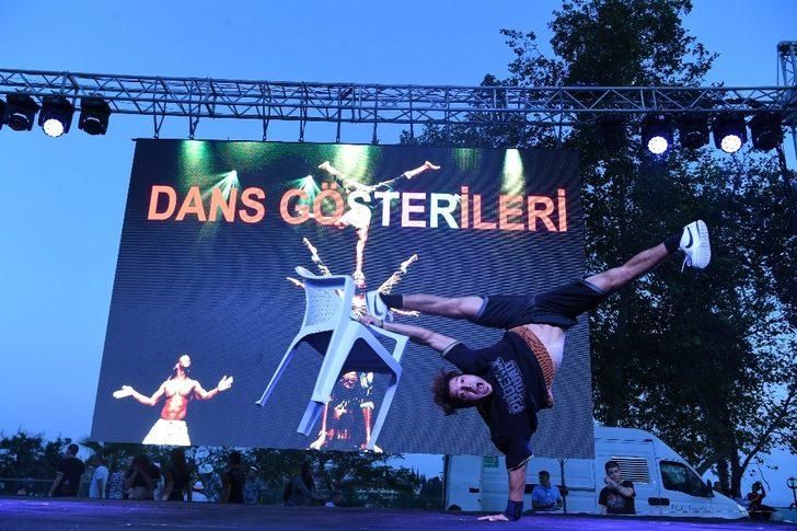 Sokakta şenlik var G4