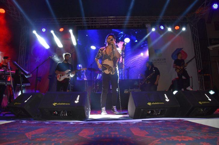 Yağcıbedir halısı üstünde konser G2