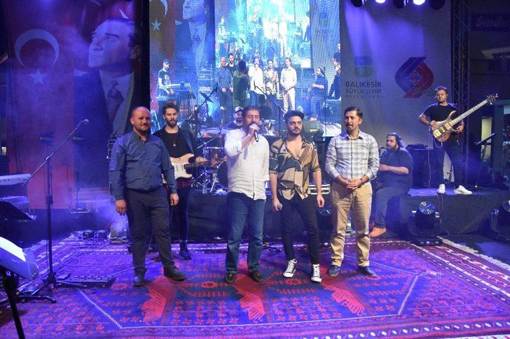 Yağcıbedir halısı üstünde konser G4