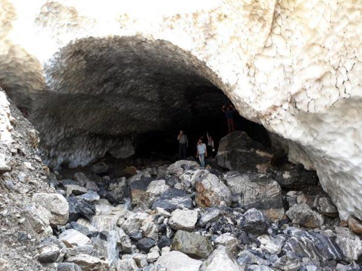 Batman'daki kar tüneli yaz-kış erimiyor G1