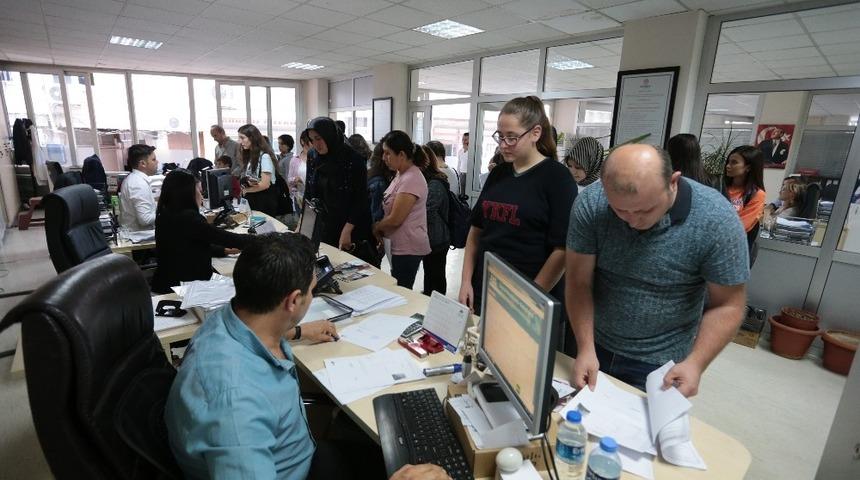 Denizli B&uuml;y&uuml;kşehir Belediyesi&rsquo;nden 3 bin &ouml;ğrenciye burs