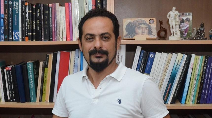 Zeus ile Tifon&lsquo;un savaşını anlatan &uuml;nl&uuml; mitolojik &ouml;yk&uuml; Cennet-Cehennem obruklarında ge&ccedil;iyor