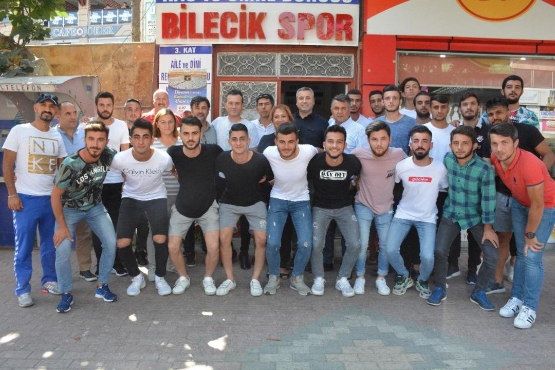 Bilecikspor&rsquo;dan imza şovu