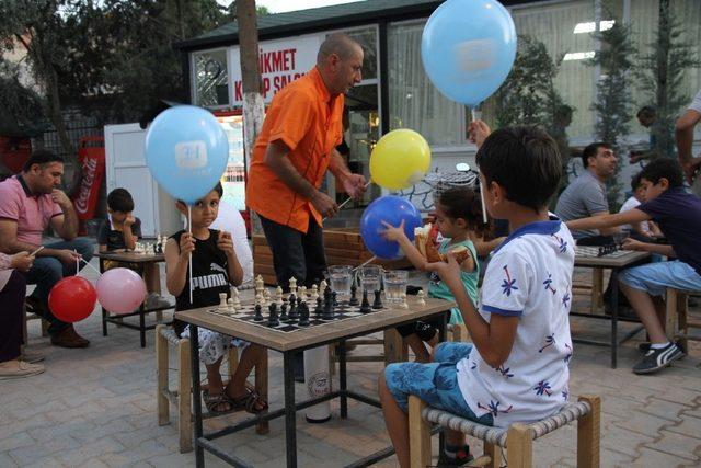 Kızıltepe’nin sokaklarında satranç oynanıyor