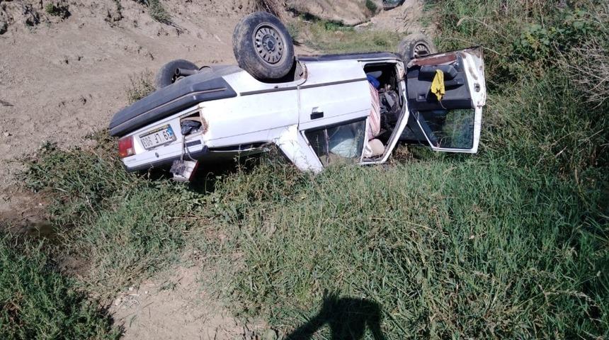 Otomobil dereye u&ccedil;tu