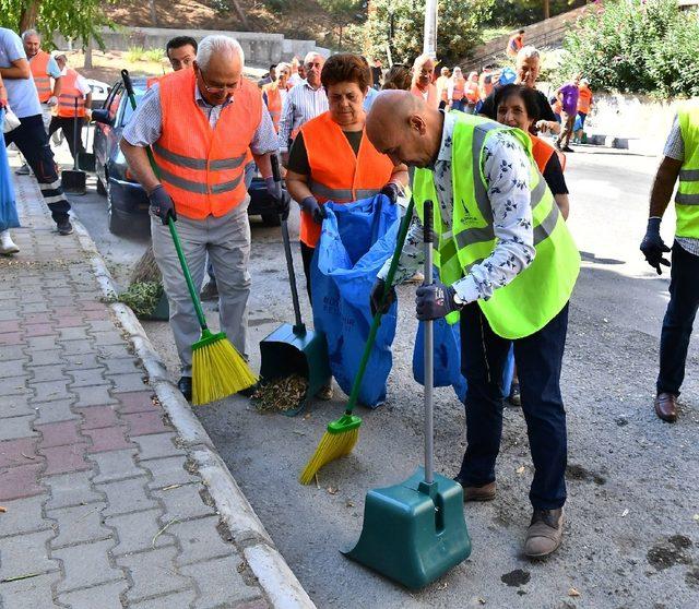 İzmir’de temizlik seferberliği sürüyor