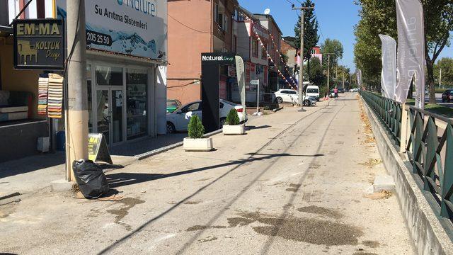 Otomobilin, başka bir otomobille çarpışıp takla attığı kaza kamerada