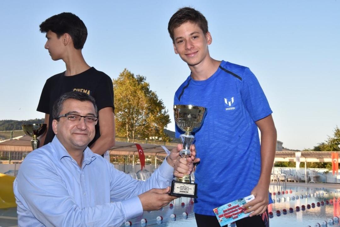 &rsquo;&Ccedil;an Belediyesi Milli M&uuml;cadelenin 100. Yılı Y&uuml;zme Yarışları&rsquo; tamamlandı