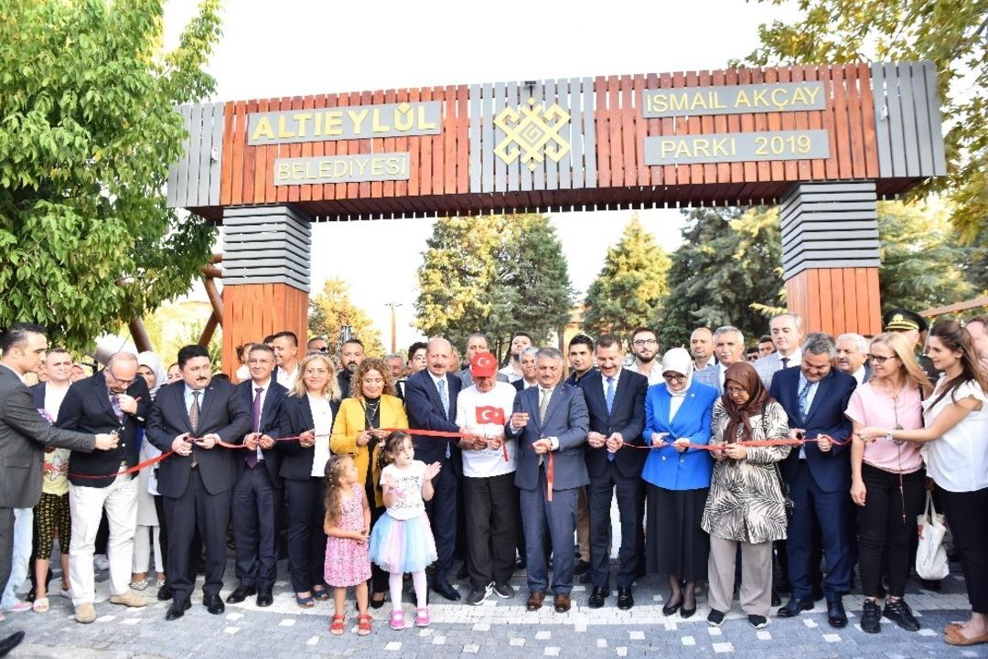 Altıeyl&uuml;l Millet kıraathanesine kavuştu