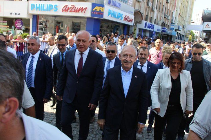 Kılıçdaroğlu’na Söke’de körüklü efe çizmesi hediye edildi G2