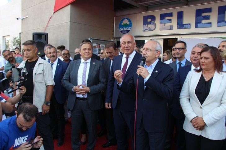 Kılıçdaroğlu’na Söke’de körüklü efe çizmesi hediye edildi G5