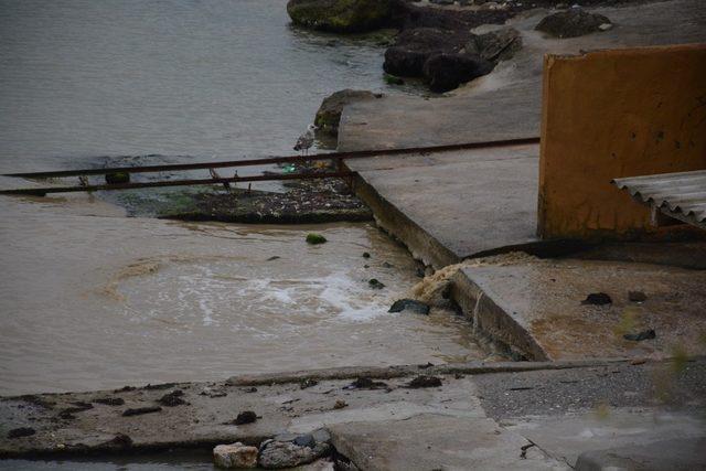 Sinop’ta şiddetli yağmur hayatı olumsuz etkiledi