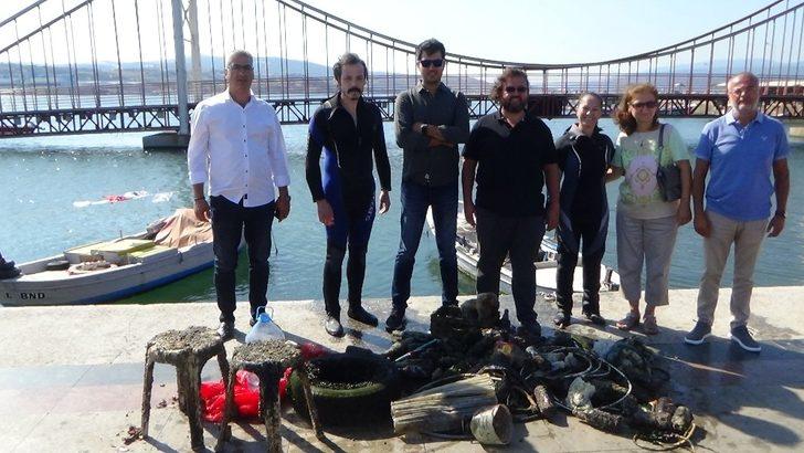 Tabureden lastiğe kadar her şey çıktı G4