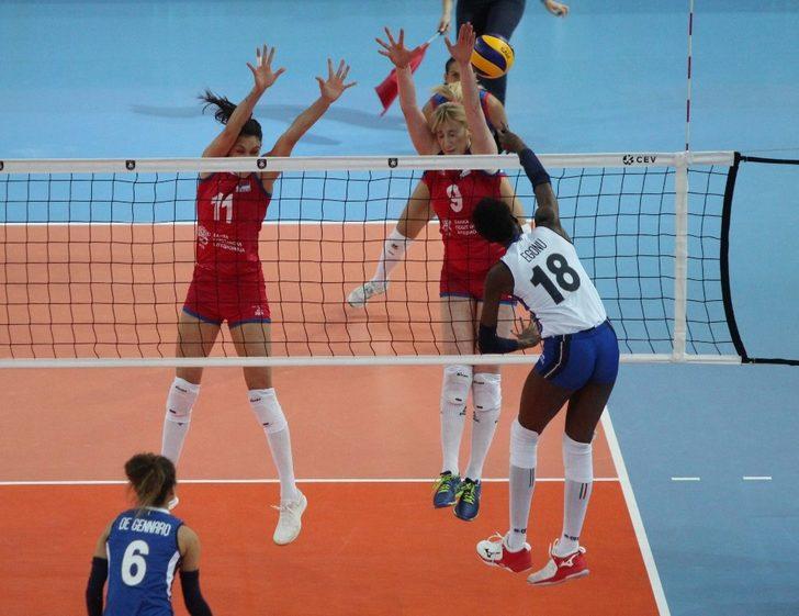 Kadınlar Voleybol Avrupa Şampiyonası’nın ilk finalisti Sırbistan G5