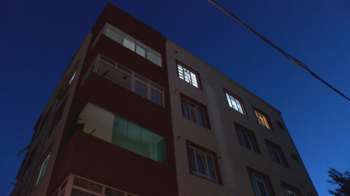 İstanbul'da korkun&ccedil; olay! Balkonda tartıştılar: Kadın d&uuml;şt&uuml;, eşi peşinden atladı