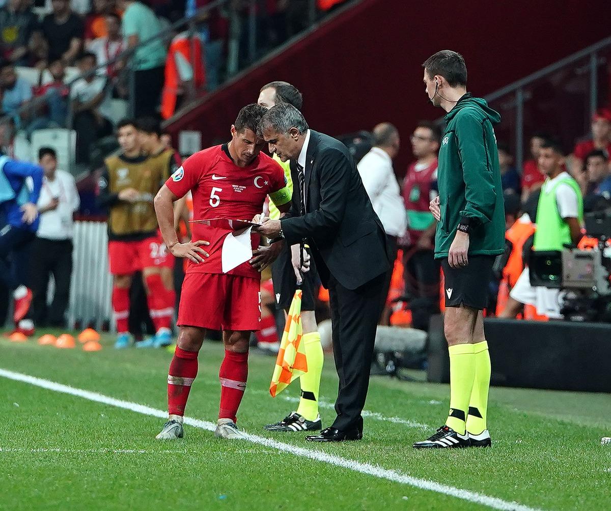 A Milli Takım'da sakatlık şoku! İşte Şenol G&uuml;neş'in 11'i