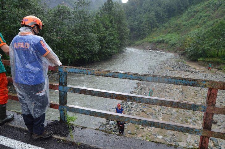 Trabzon'da selde kaybolan 2 kişi için arama çalışmaları 2,5 ay sonra yeniden başladı G3