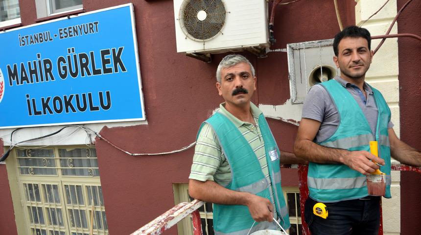H&uuml;k&uuml;ml&uuml;ler, 17 okulu boyadı