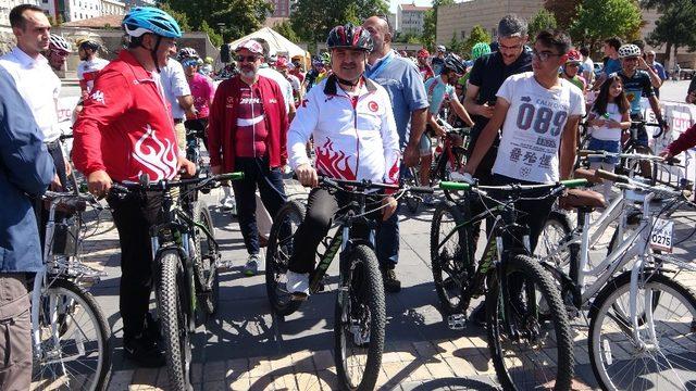 15 Ülkeden 150 bisikletçinin katıldığı Tour Of Central Anatolia Yarışları Sürüyor