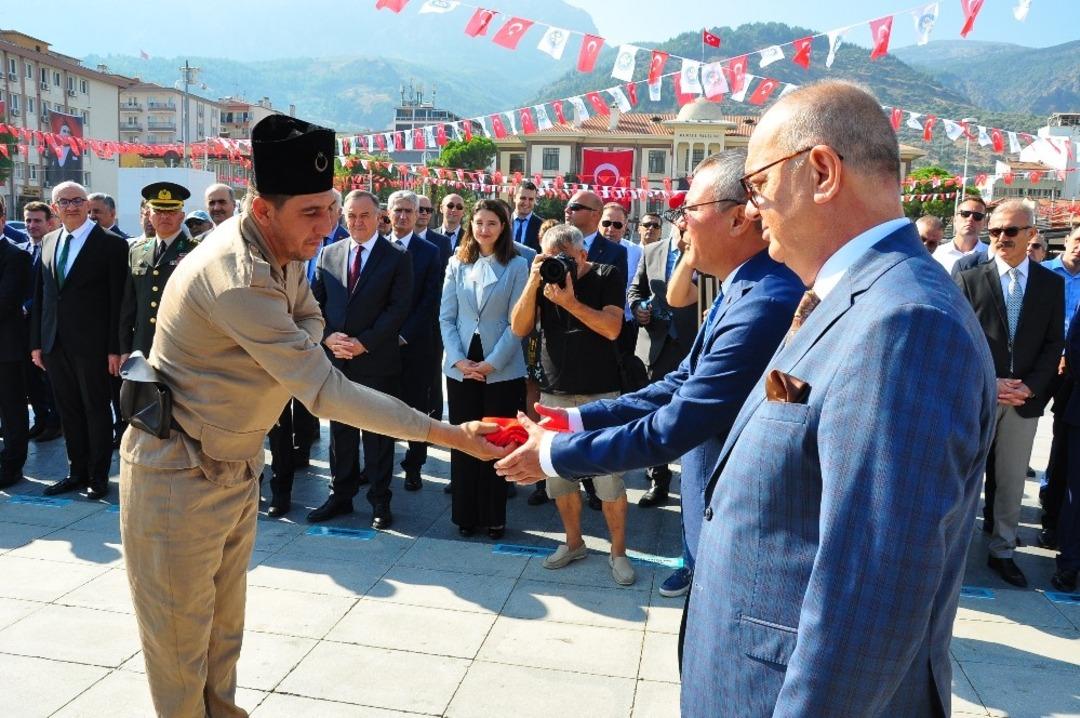 Manisa&rsquo;nın kurtuluşuna sade t&ouml;ren