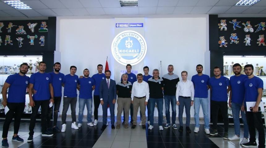 Kağıtspor Erkek Voleybol Takımı&rsquo;nda imzalar atıld