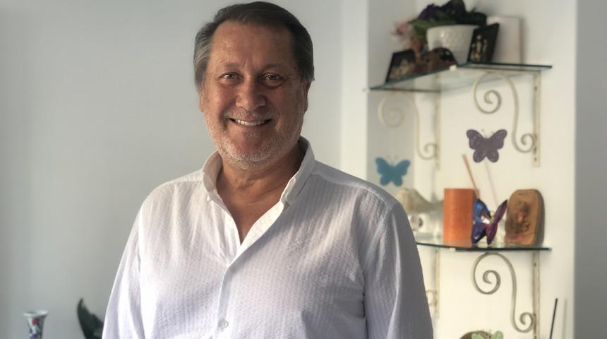 Ahmet &Ouml;zhan'dan &ccedil;ocukları i&ccedil;in eylem yapan ailelere destek