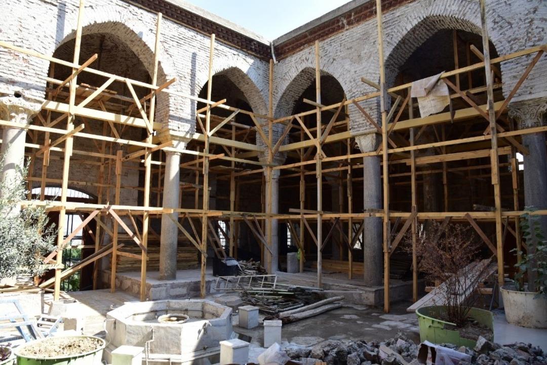 Tarihi Ulucami&rsquo;de restorasyon devam ediyor