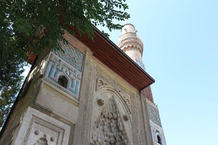 Orta Asya çadır geleneğinin örneği: ’İnce Minareli Medrese’ G1