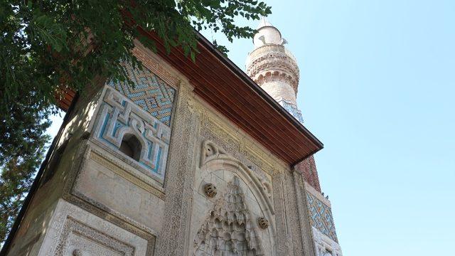 Orta Asya çadır geleneğinin örneği: ’İnce Minareli Medrese’