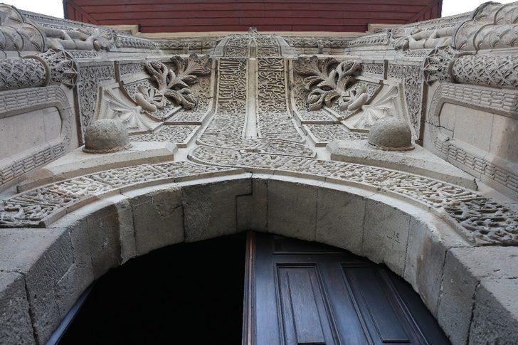 Orta Asya çadır geleneğinin örneği: ’İnce Minareli Medrese’ G4