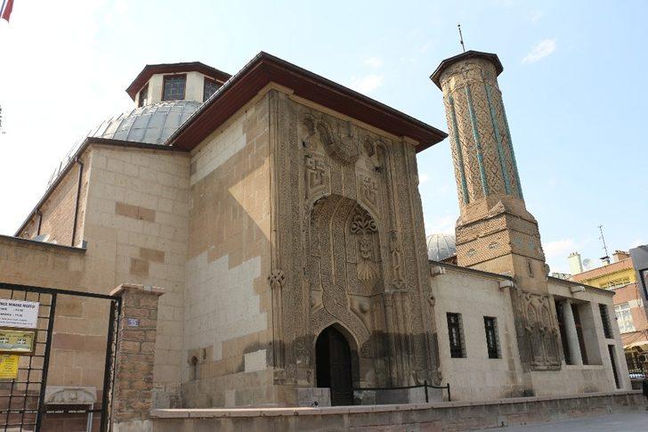 Orta Asya çadır geleneğinin örneği: ’İnce Minareli Medrese’ G5
