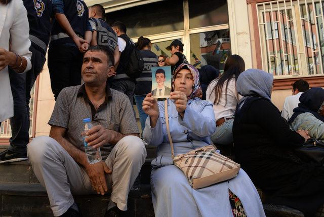 Diyarbakır'da HDP önündeki oturma eylemi 6'ncı gününde (4)